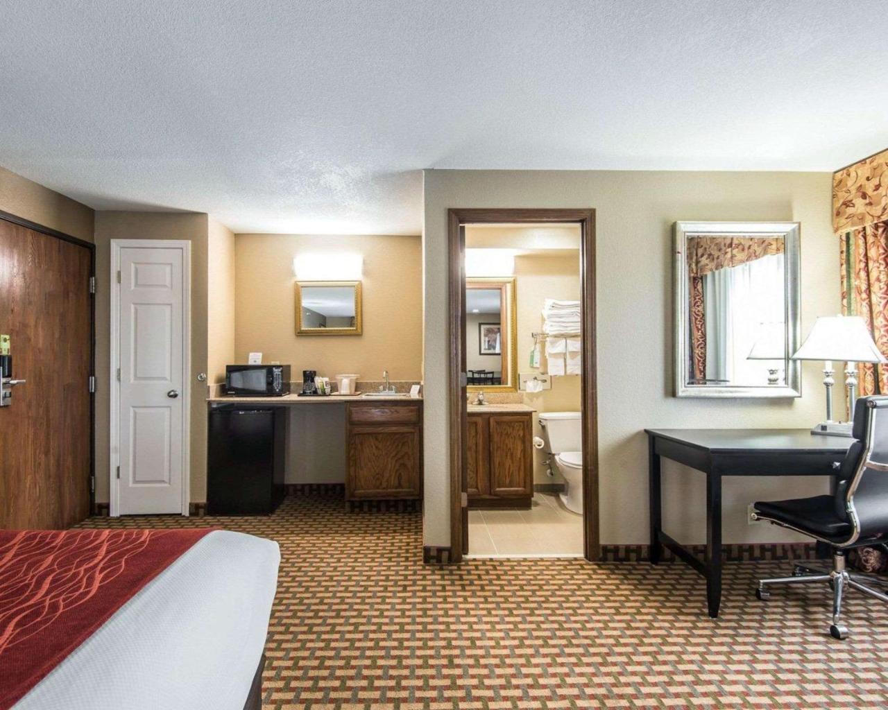 Comfort Inn & Suites Kansas City Downtown Exteriör bild